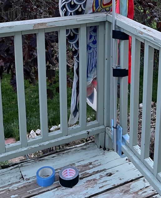 デッキにテープで固定、鯉のぼり Carp Flag アメリカ