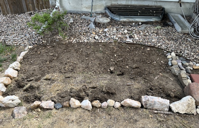 フロントヤードの花壇作り