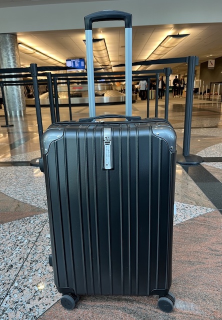 スーツケース VELSKYF 現役客室乗務員監修 Mサイズ (59.5L)