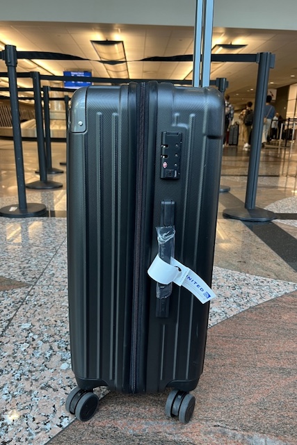 スーツケース VELSKYF 現役客室乗務員監修 Mサイズ (59.5L)